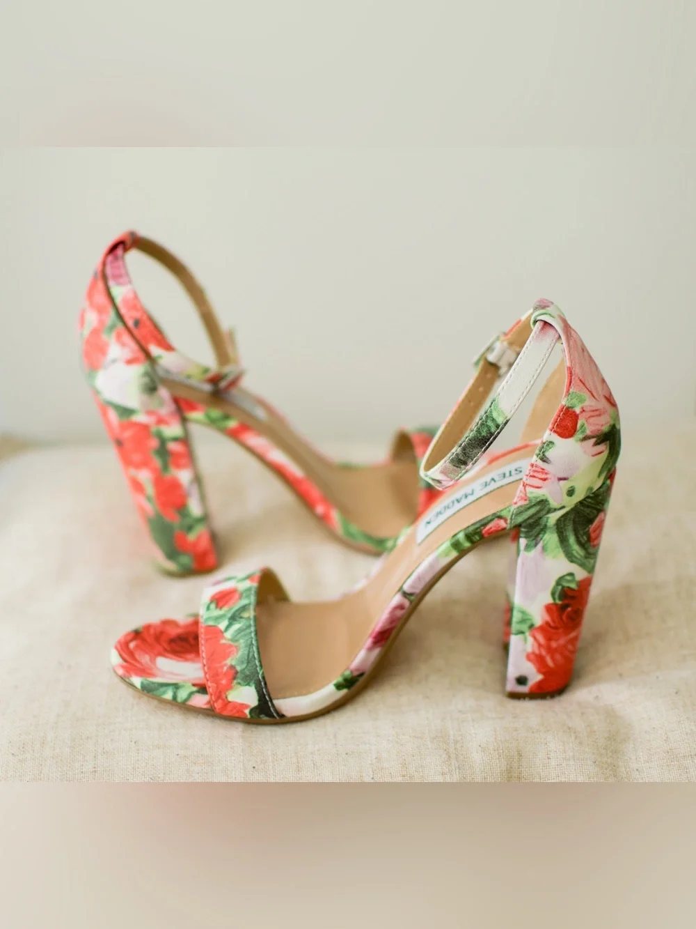 Steve Madden Carrson Sandals Floral Size 6